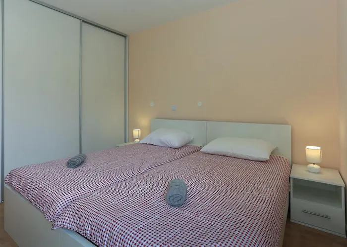 Marijana Апартаменты Каштела